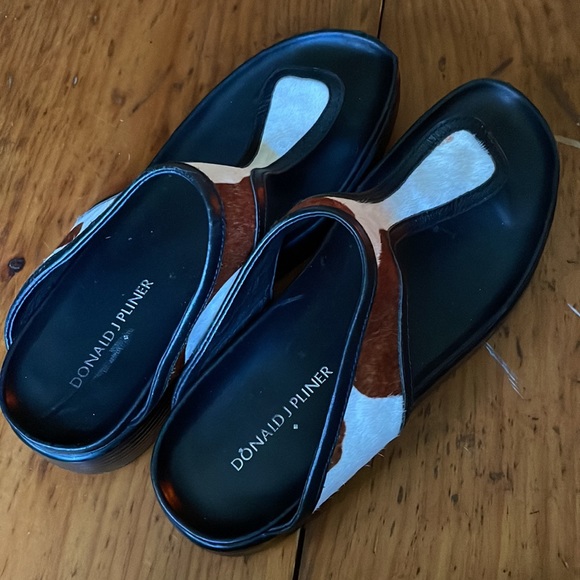 Donald J. Pliner Fawn Sandals size 6.5 - Picture 2 of 7